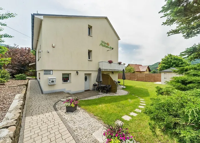 Aleksandra - מידז'יברודז'י ז'יוויקי